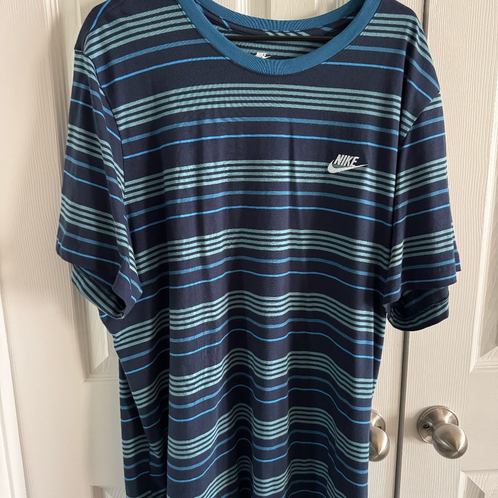 Nike NWOT T-Shirt